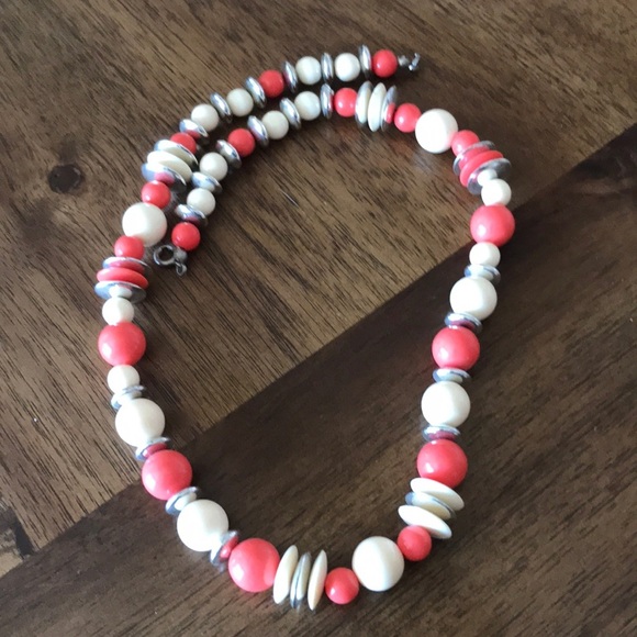 Jewelry - 20 inch necklace . It’s in good condition